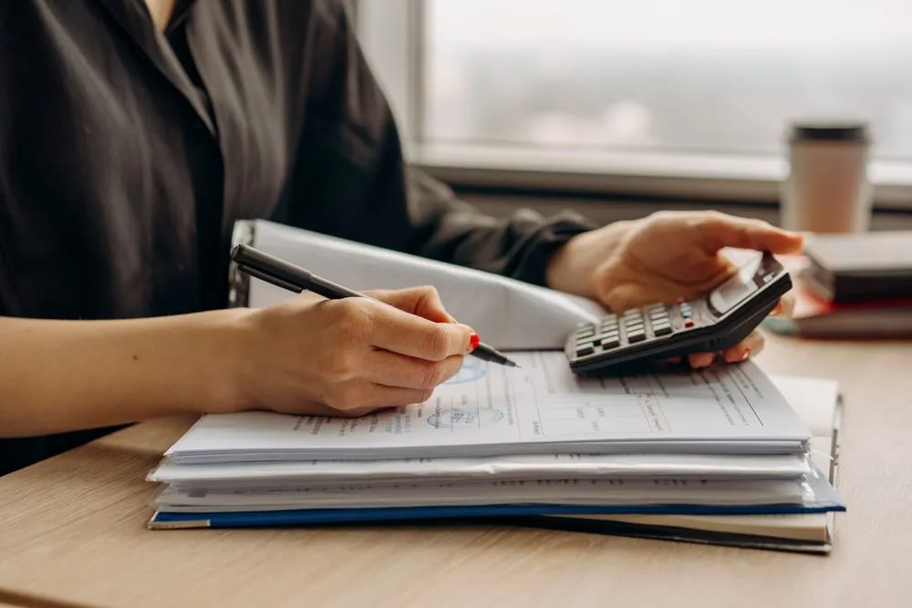 Working out auto loan rates Canada payments with a calculator