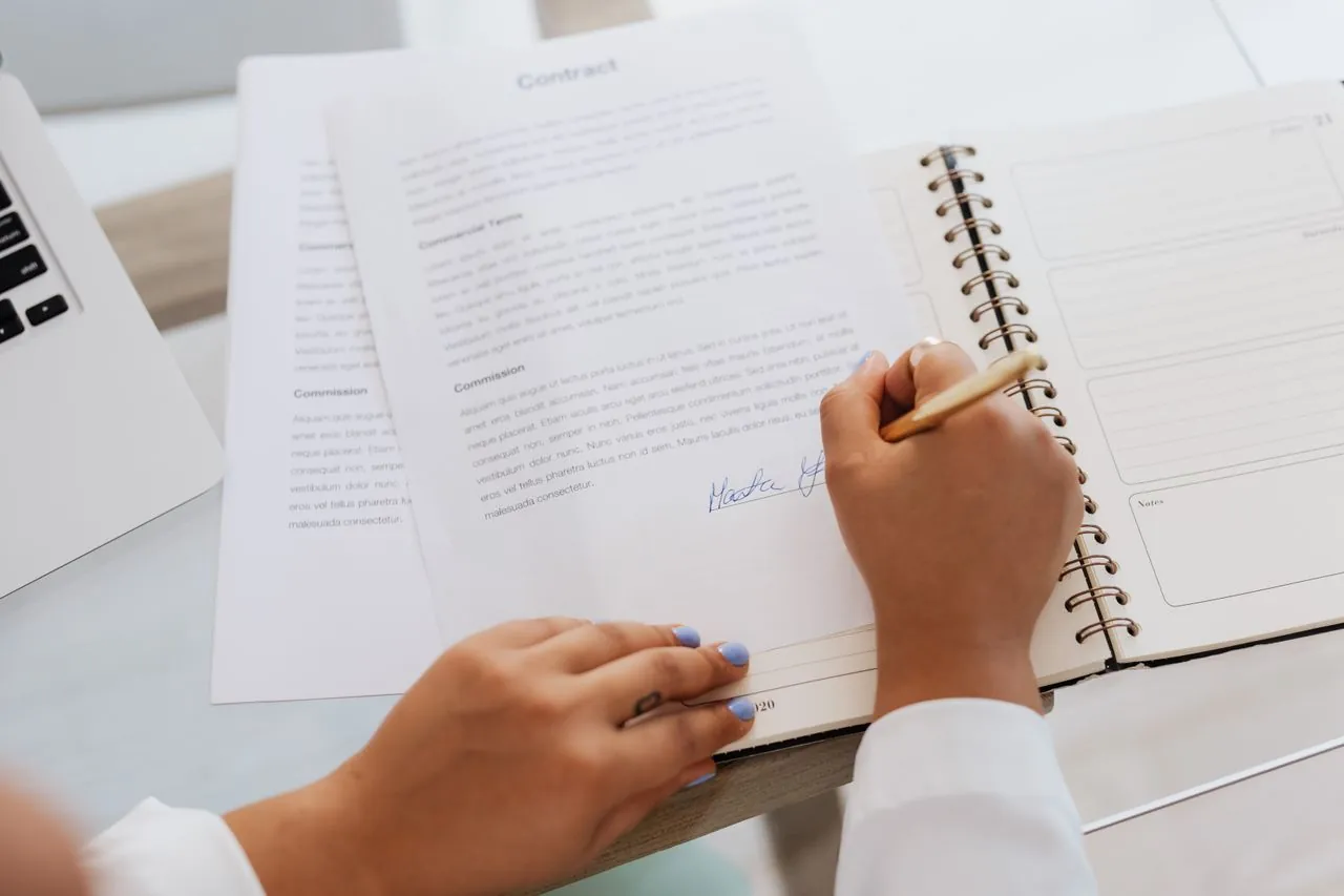 Signing a car loan cosigner agreement in Canada