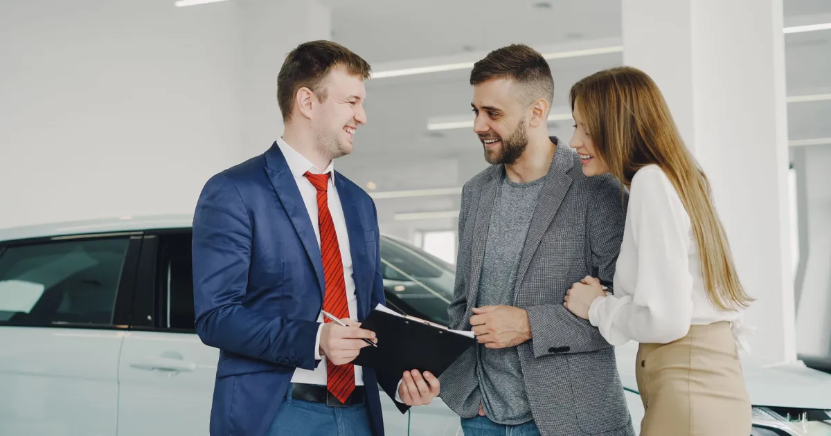 Deciding whether to lease or finance a car at a Canadian showroom