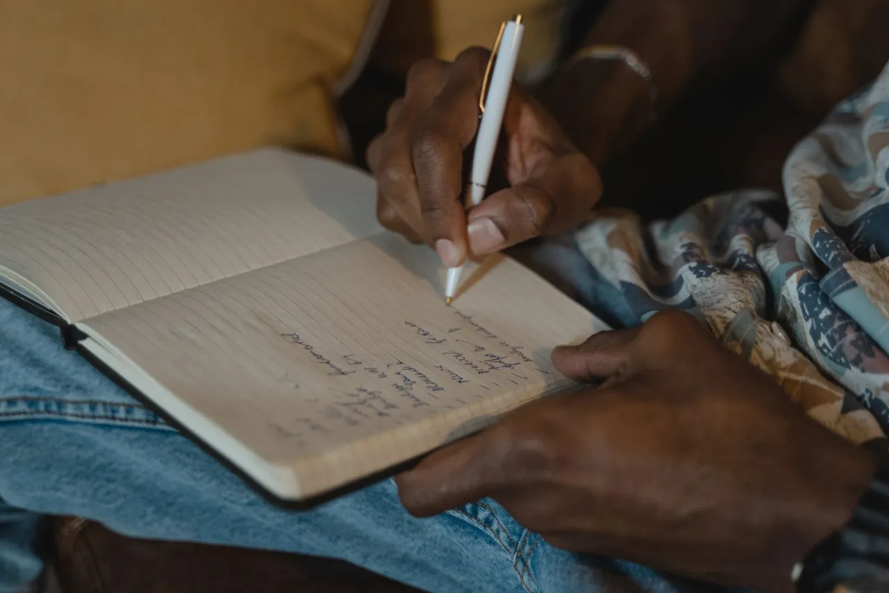 Writing a car bill of sale by hand