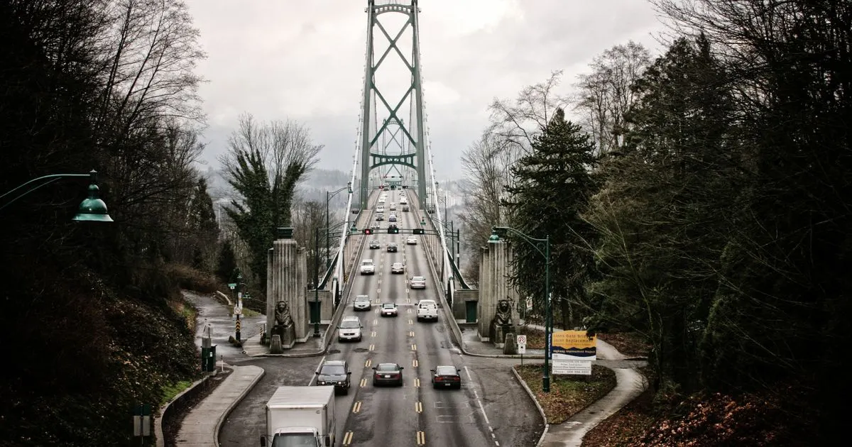 Car loans BC: traffic crossing the Lions Gate Bridge in Vancouver